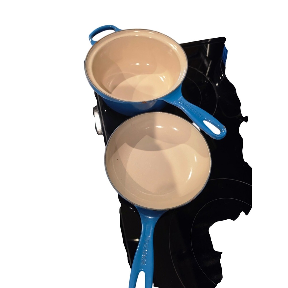 Le Creuset multifunctional 2.5qt sauce pan with skillet Marseille Blue - Picture 2 of 10